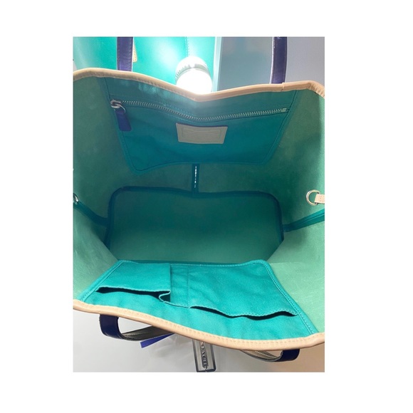 ‘Like-New Leather Coach Tote’👜 - Picture 8 of 12